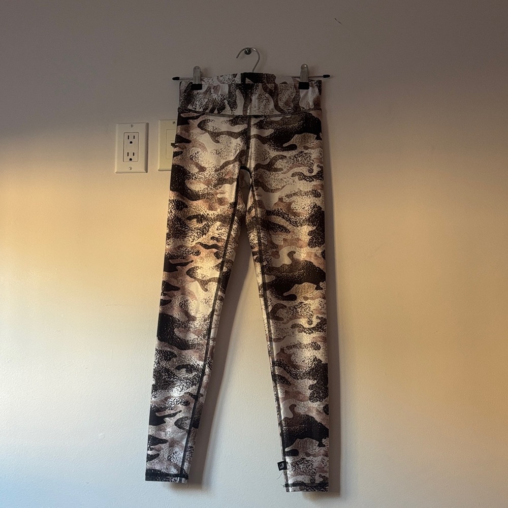 Terez Black and Gray Patterned Leggings